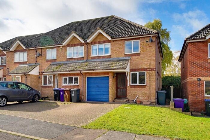 3 Bedroom House To Rent In Rose Walk, Royston, SG8