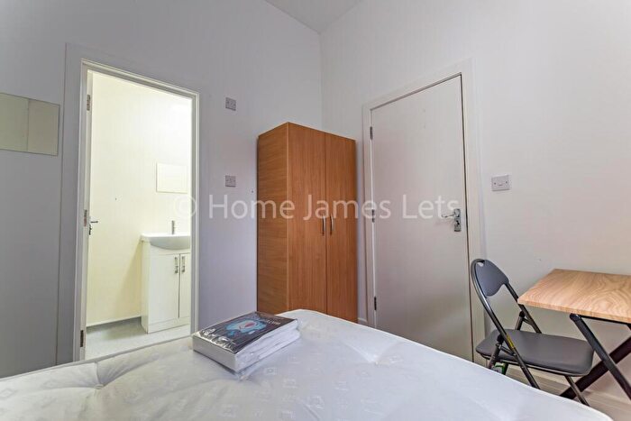 6 Bedroom Terraced House To Rent In Beconsfield Road, BN1