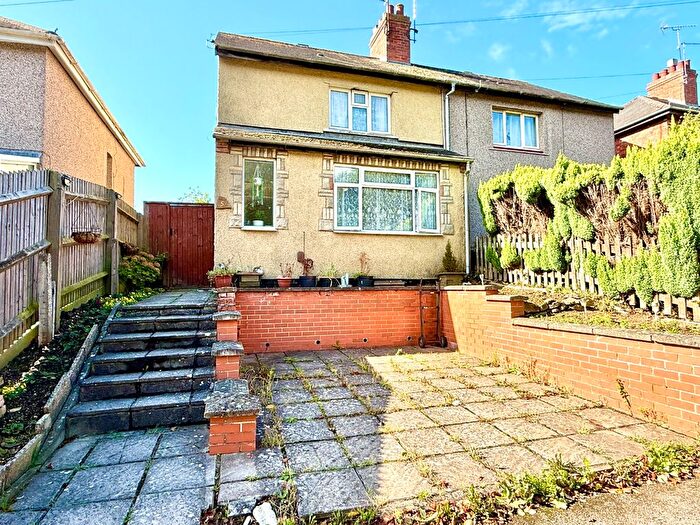 3 Bedroom Semi-Detached House For Sale In Braunston Road, Daventry, NN11