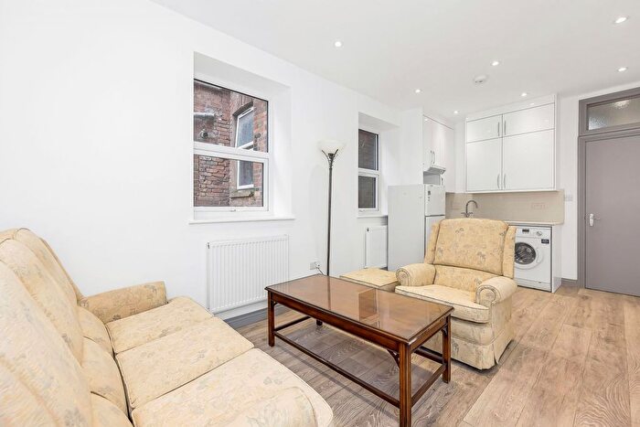 1 Bedroom Flat To Rent In , Wordsworth Parade, Turnpike Lane, N8