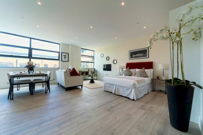 Studio To Rent In Heron Drive, Langley, SL3