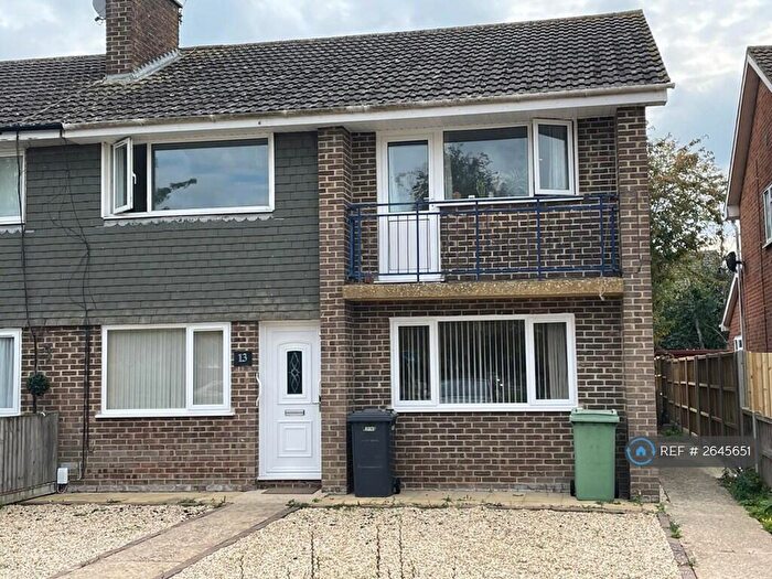 2 Bedroom Maisonette To Rent In Britten Road, Basingstoke, RG22