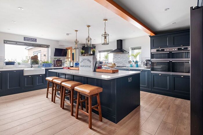 5 Bedroom Link Detached House For Sale In High Lane, Ridgeway, S12