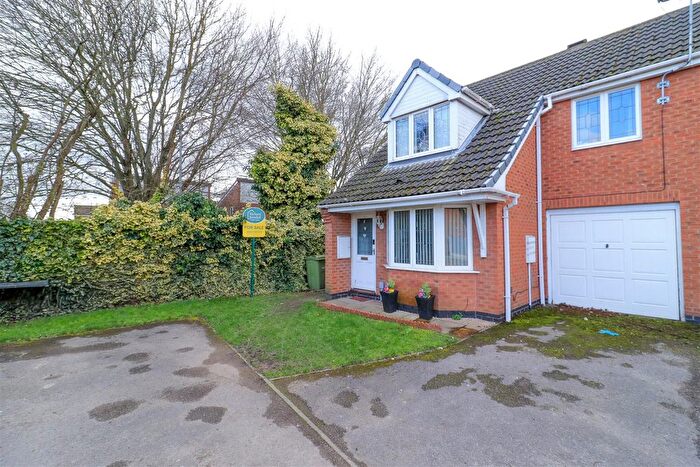 3 Bedroom Semi-Detached House For Sale In Shaw Rise, Normanton, WF6