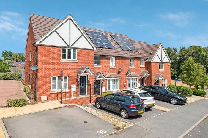 3 Bedroom End Of Terrace House For Sale In Grange Road, Chalfont St Peter, SL9