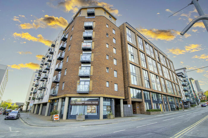 2 Bedroom Apartment To Rent In Cypress Point, Leeds, LS2