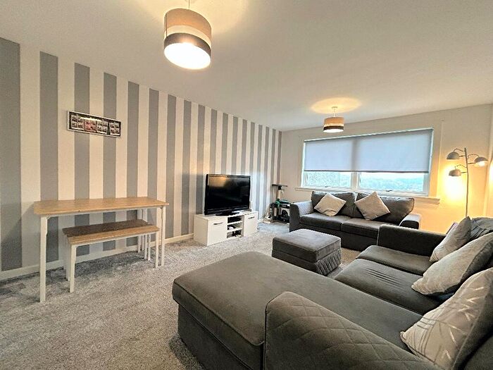 2 Bedroom Flat For Sale In Tiree Place, Hallglen, Falkirk, FK1