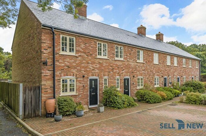3 Bedroom End Of Terrace House For Sale In **Charming Cottage, Finished To A High Standard** Bell Cottages, Studham, LU6