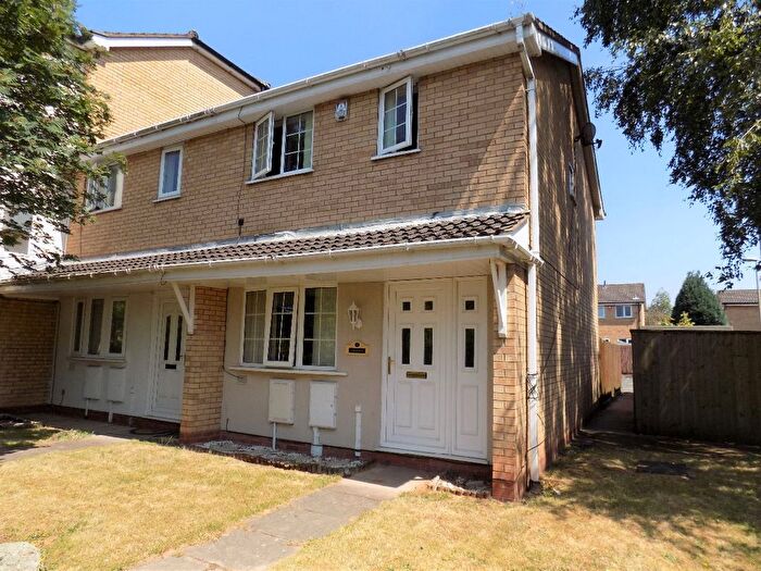 3 Bedroom Terraced House To Rent In Foxdale Drive, Brierley Hill, DY5