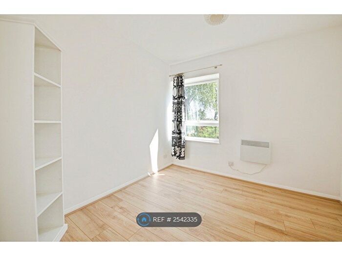 2 Bedroom Flat To Rent In Albert Road, London, N22