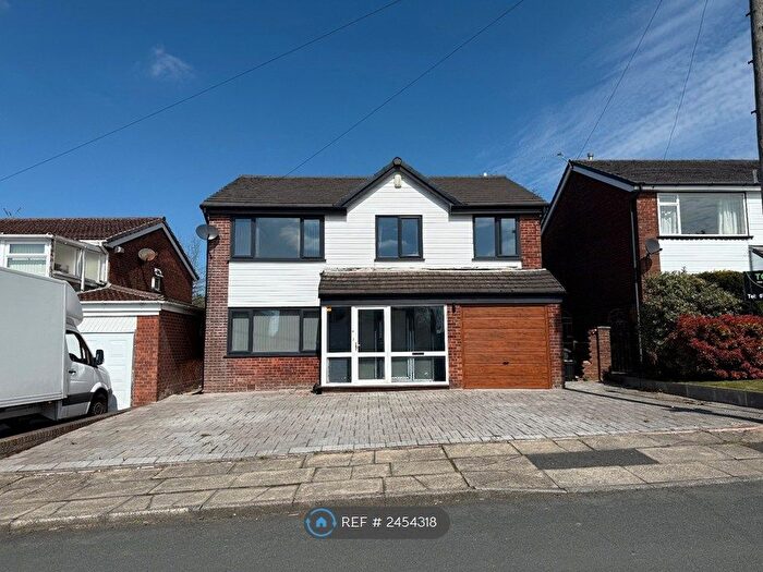 4 Bedroom Detached House To Rent In Hawthorn Road, Rochdale, OL11