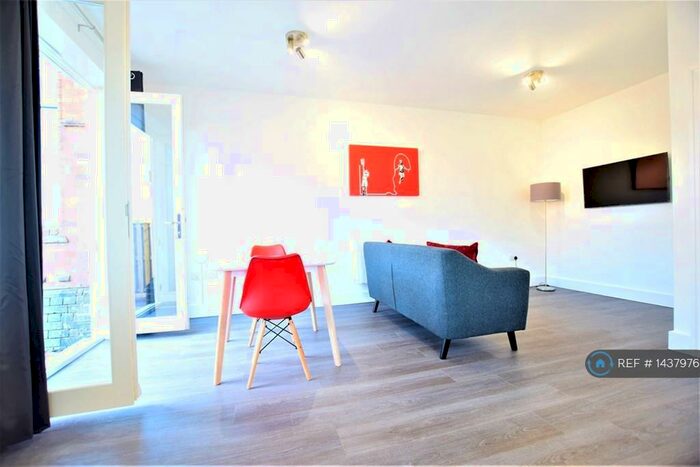 2 Bedroom Flat To Rent In Barony Court, Nantwich, CW5