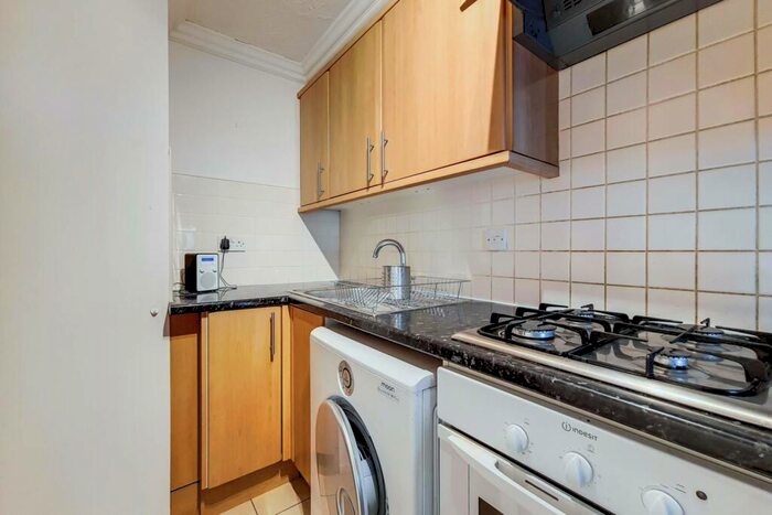 1 Bedroom Flat To Rent In Horseshoe Close, Isle Of Dogs, London, E14