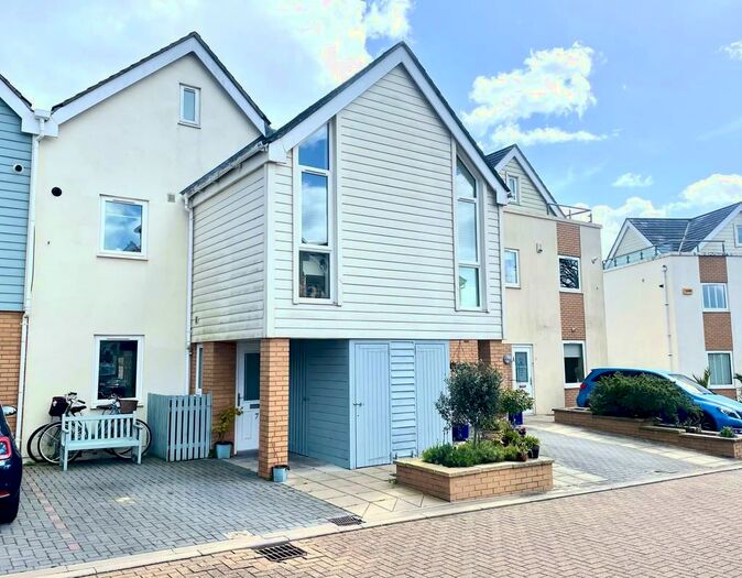 4 Bedroom Town House To Rent In Earl Godwin Close, Fareham, PO16