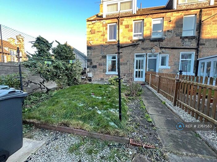 2 Bedroom Flat To Rent In Woodbine Terrace, Edinburgh, EH6