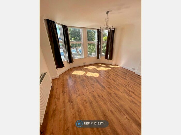 1 Bedroom Flat To Rent In Bromley Road, London, SE6