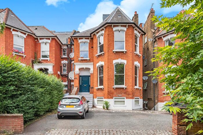 2 Bedroom Flat For Sale In Christchurch Avenue, Brondesbury, NW6