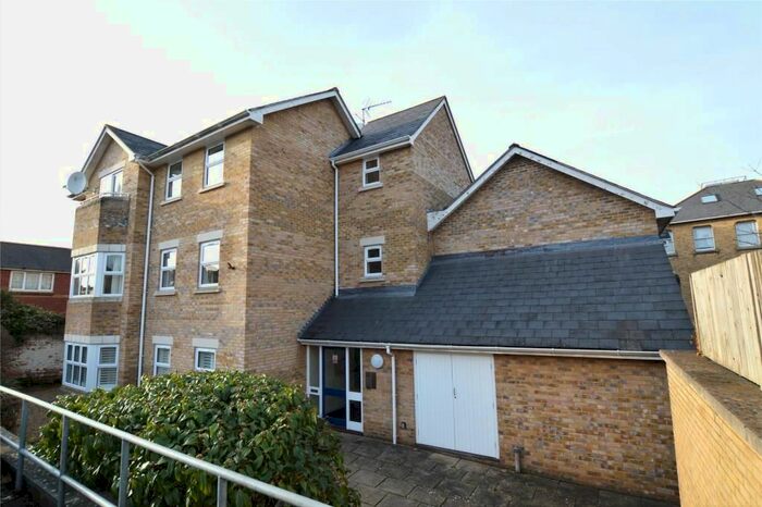 2 Bedroom Flat To Rent In Queen Street, Taunton, TA1