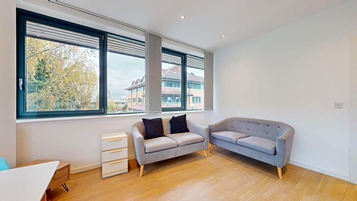 2 Bedroom Flat To Rent In Riverbank Way, Brentford, TW8