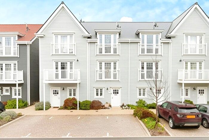 5 Bedroom Terraced House For Sale In Maine Street, Reading, Berkshire, RG2