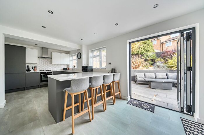 3 Bedroom Detached House For Sale In Avens Close, Woodhall Park, Swindon, SN2