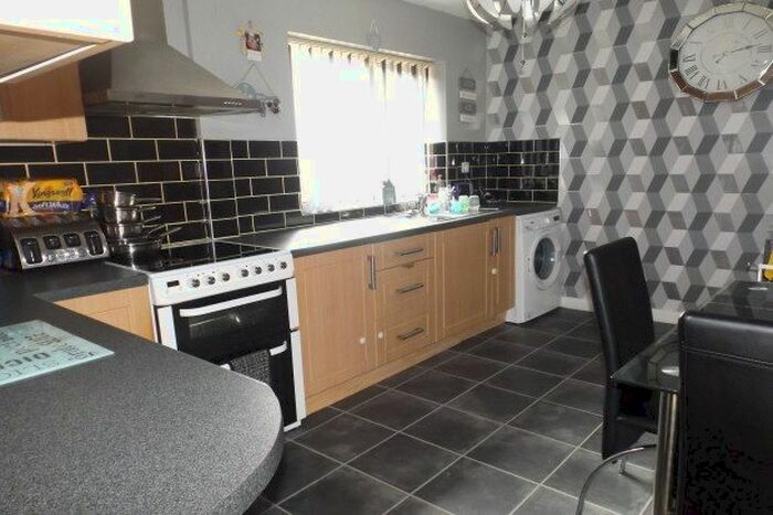 2 Bedroom Property To Rent In Salmon Close, Nottingham, NG6