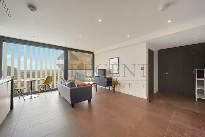 1 Bedroom Flat For Sale In Chronicle Tower, City Road, EC1V