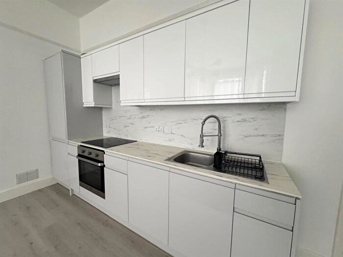 2 Bedroom Flat To Rent In Preston Park Avenue, Brighton, BN1