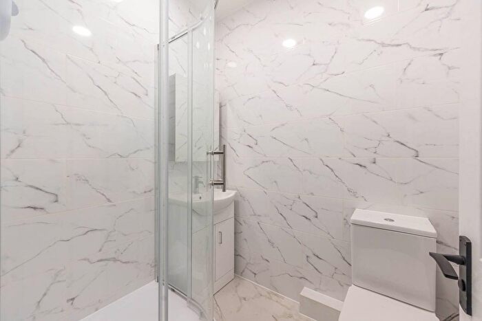 Studio To Rent In High Street, Bushey, WD23