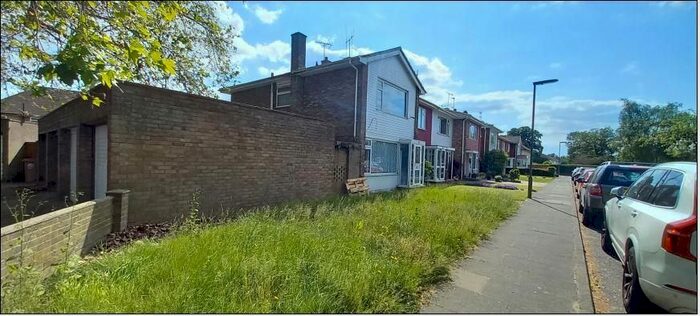 3 Bedroom Detached House To Rent In Staines, Staines-Upon-Thames, TW19