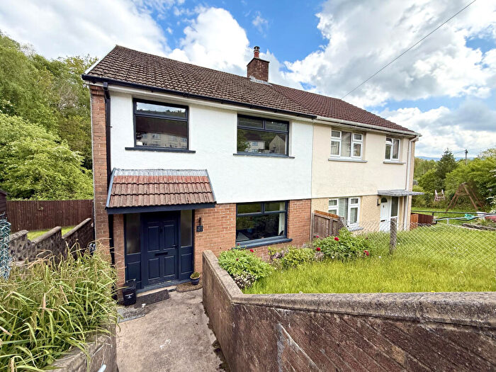 3 Bedroom Semi-Detached House For Sale In Heol Y Mynydd, Aberdare, CF44