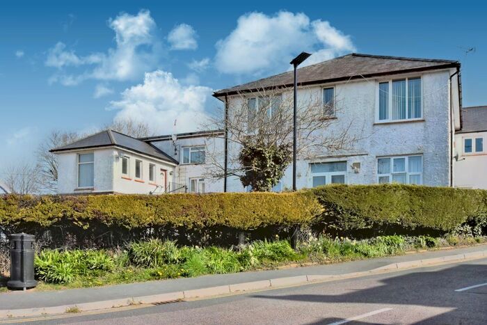 2 Bedroom Flat To Rent In High Street, Wroxall, PO38