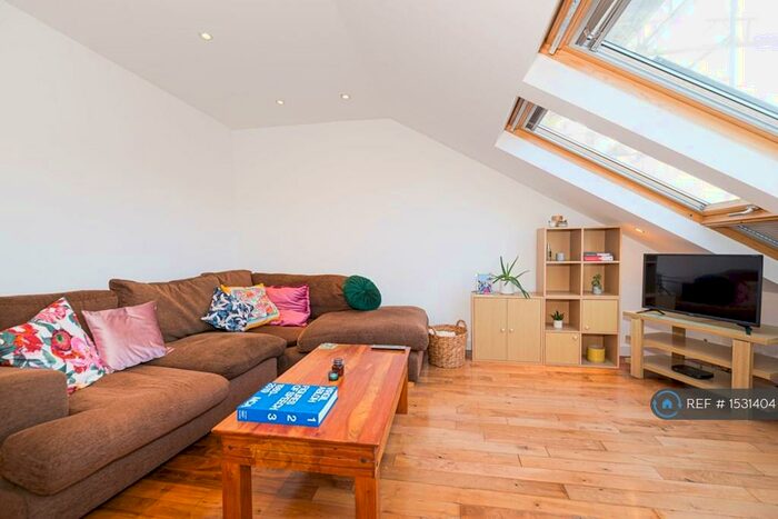 2 Bedroom Flat To Rent In Byrne Road, London, SW12