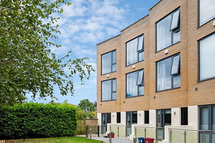 5 Bedroom End Of Terrace House To Rent In Gunnersbury Mews, Gunnersbury, W4