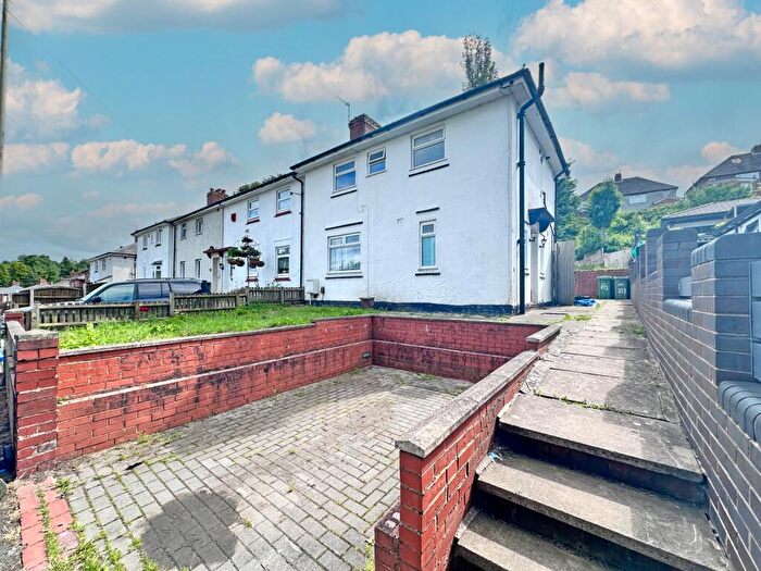 3 Bedroom Semi-Detached House For Sale In Green Park Road, Dudley, DY2