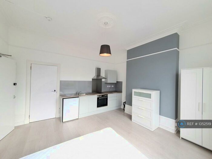 5 Bedroom Detached House To Rent In King Street, Aberdeen, AB24