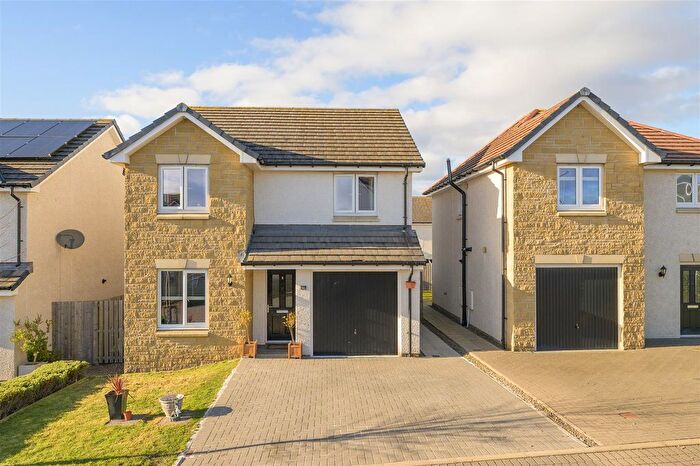 4 Bedroom Detached House For Sale In Russell Avenue, Kingseat, KY12