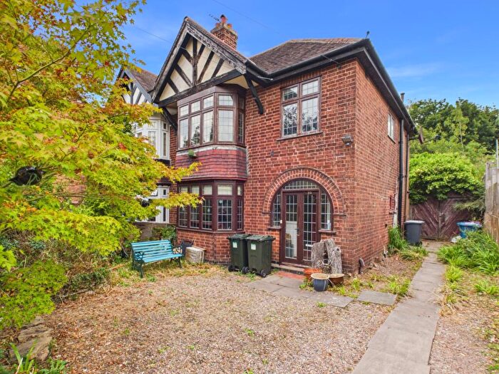 4 Bedroom Semi-Detached House For Sale In Cropwell Road, Radcliffe-on-Trent, Nottinghamshire, NG12