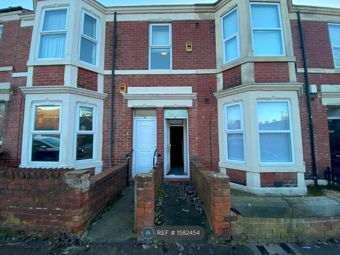 3 Bedroom Flat To Rent In Doncaster Road, Newcastle Upon Tyne, NE2