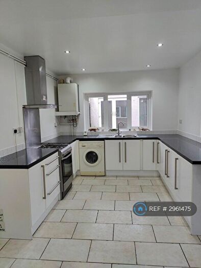 4 Bedroom Terraced House To Rent In Brynmill, Swansea, SA2