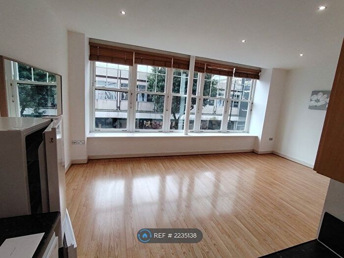 1 Bedroom Flat To Rent In Mcilroys Building, Reading, RG1