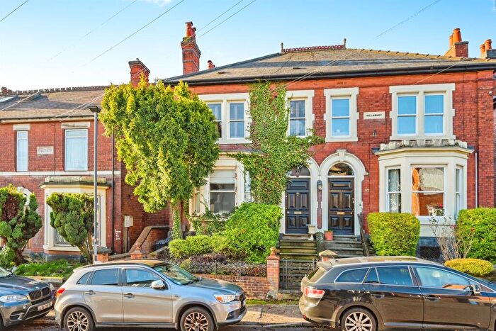 4 Bedroom Semi Detached House For Sale In Breedon Hill Road, Derby, DE23