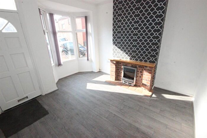 1 Bedroom Flat To Rent In Park Road, Netherton, Dudley, DY2
