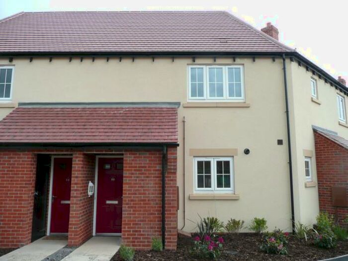 2 Bedroom Maisonette To Rent In Hope Way, Church Gresley, DE11