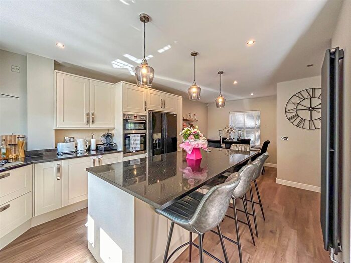 5 Bedroom Detached House For Sale In Temple Way, Rayleigh, Cul De Sac Location, SS6