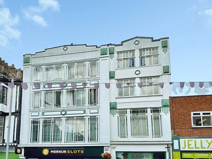 2 Bedroom Flat To Rent In Fore Street, Exeter, Devon, EX4