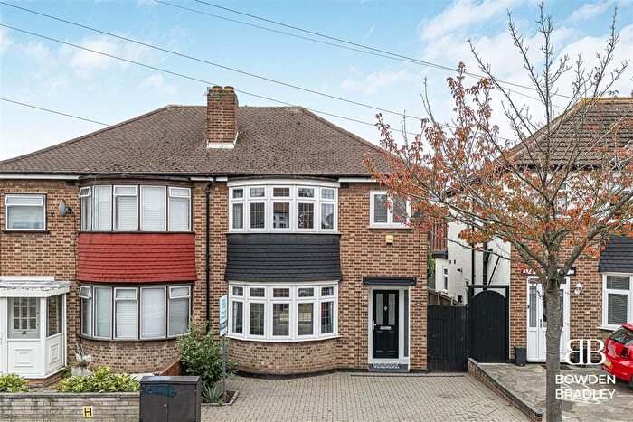 3 Bedroom Semi-detached House For Sale In Penrith Road, Hainault, IG6