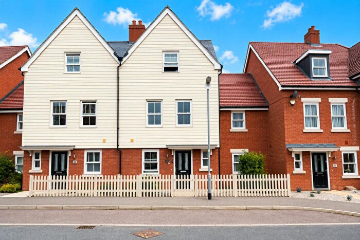 4 Bedroom House To Rent In Walker Mead, Biggleswade, SG18