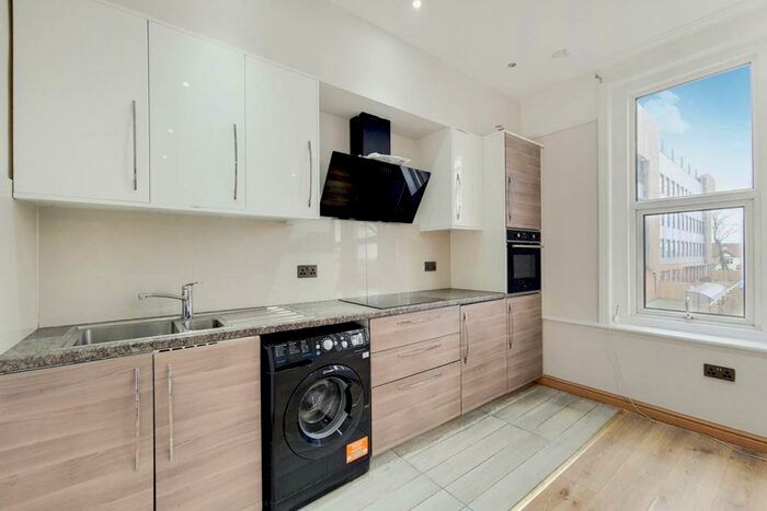 2 Bedroom Flat To Rent In London Road, Thornton Heath, CR7