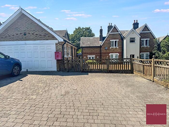 4 Bedroom Property For Sale In Lower Park Road, Belvedere, DA17